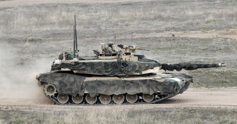 zdjęcie: Pierwsze z 28 Abramsów dotarło do Centrum Szkolenia Wojsk Lądowych / fot. PAP