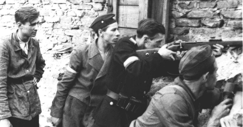 zdjęcie: 78 lat temu w Warszawie wybuchło powstanie – największa akcja zbrojna podziemia w okupowanej przez Niemców Europie / fot. PAP