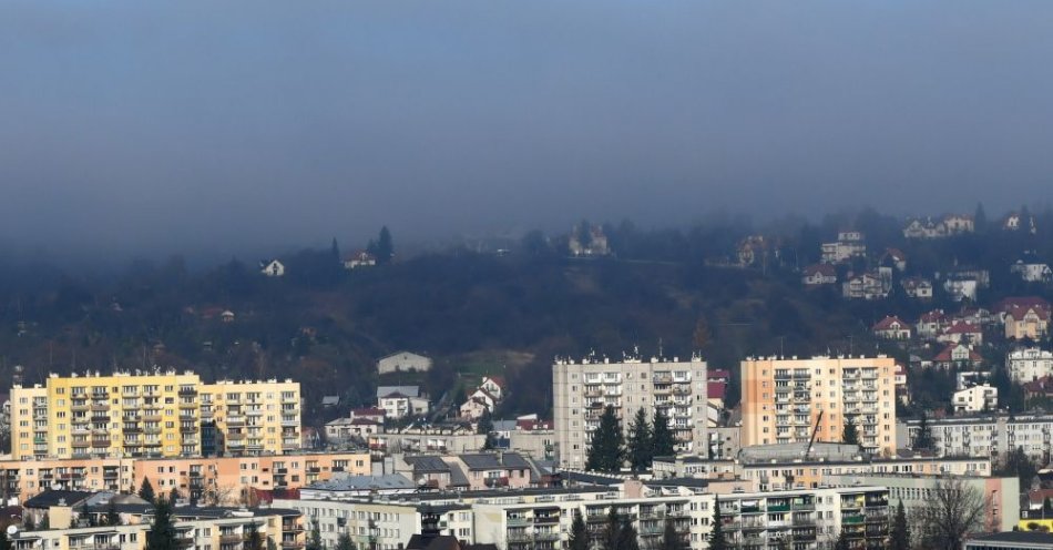 zdjęcie: Podwyższone stężenia pyłu zawieszonego PM10 na wschodzie Polski / fot. PAP