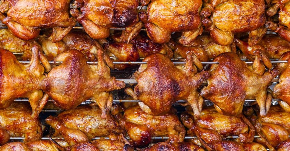zdjęcie: Kurczak będzie grillowany, czyli Święto Pieczonego Kurczaka w Deszcznie / pixabay/4387514