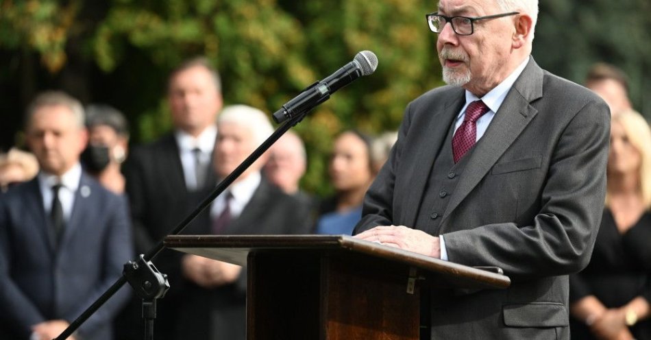 zdjęcie: B. prezydent miasta Tadeusz Ferenc został pochowany w Alei Zasłużonych / fot. PAP