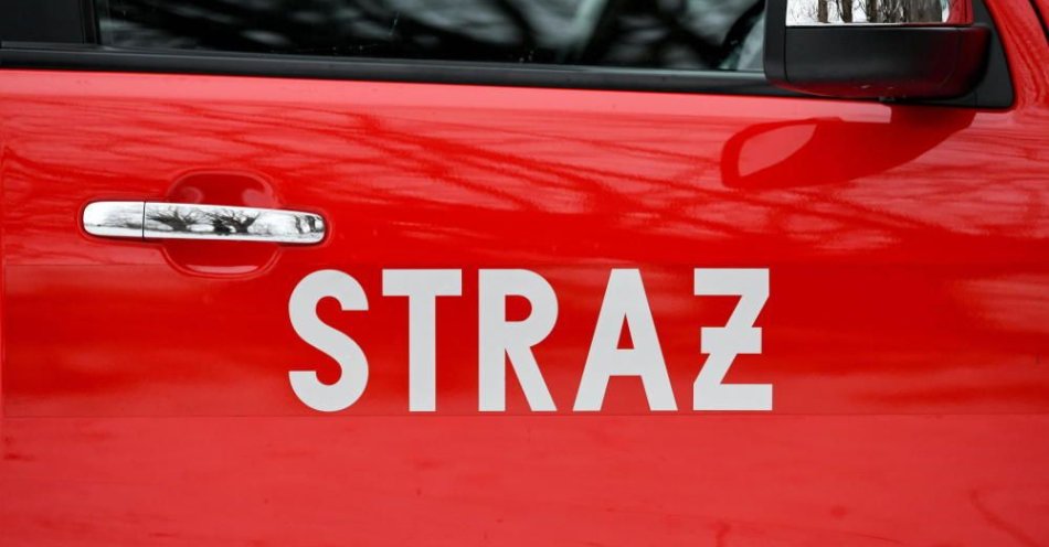 zdjęcie: Pożar w DPS w Cieszynie; jedna osoba zginęła, cztery trafiły do szpitala / fot. PAP