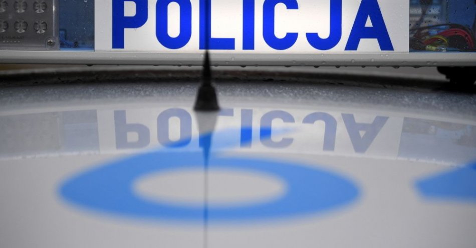 zdjęcie: Strażacy OSP pod Wieliczką spadli razem z koszem od drabiny wozu strażackiego / fot. PAP
