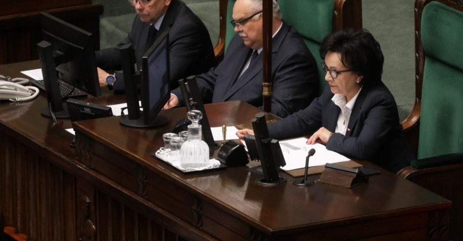 zdjęcie: Sejm odrzucił sprzeciw Senatu wobec ustawy wydłużającej kadencję samorządów / fot. PAP