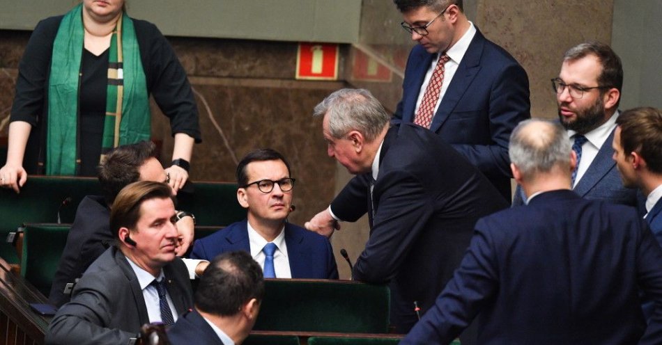 zdjęcie: Sejm przyjął nowelizację przepisów dot. instrumentów przeciw przemocy domowej / fot. PAP