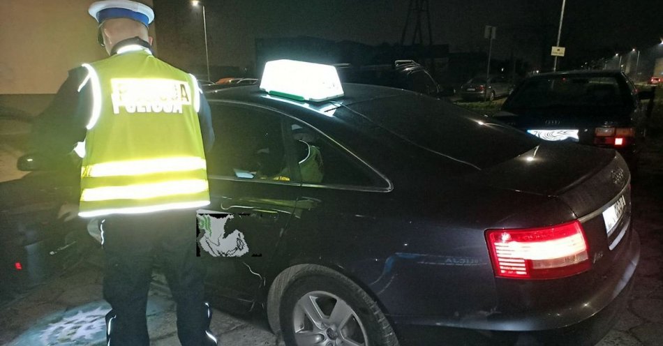zdjęcie: Policjanci kontrolowali przewoźników i stan techniczny taksówek / fot. KMP w Koszalinie