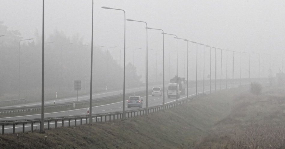zdjęcie: Przejezdne wszystkie drogi krajowe, mgły w prawie całym kraju / fot. PAP