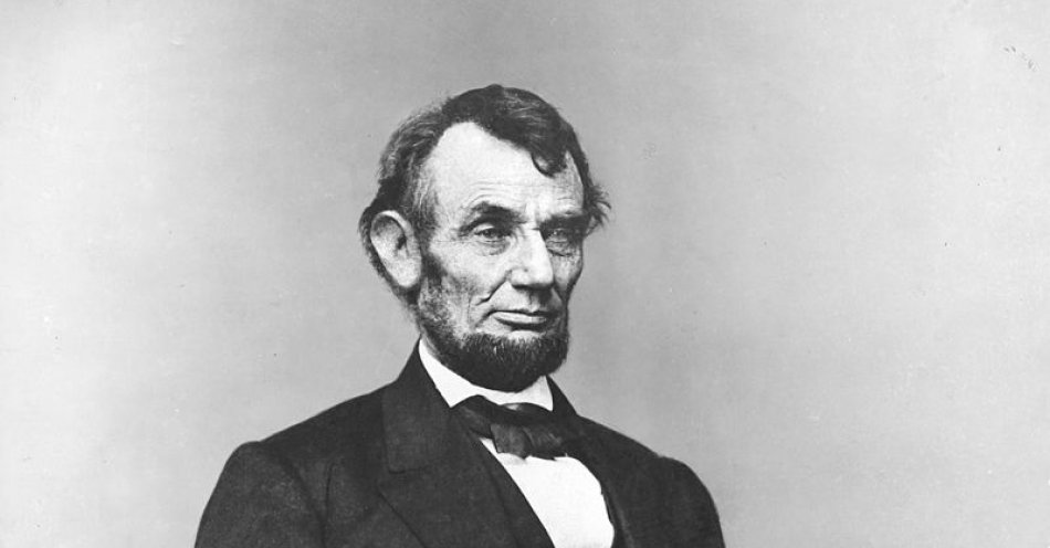 zdjęcie: 158 lat temu miał miejsce zamach na Abrahama Lincolna / https://commons.wikimedia.org/wiki/File:Abraham_Lincoln_seated,_Feb_9,_1864.jpg#/media/File:Abraham_Lincoln_seated,_Feb_9,_1864.jpg