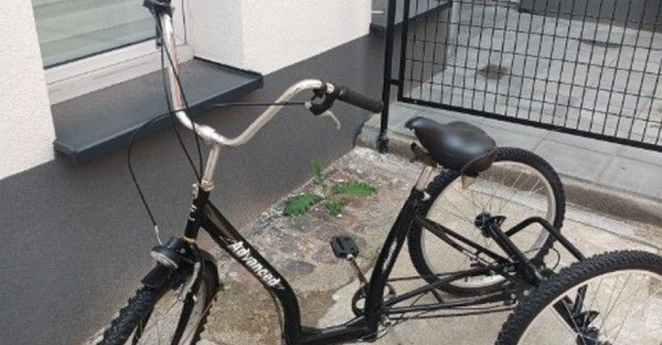 zdjęcie: Policjanci odzyskali rower skradziony niepełnosprawnemu chłopcu / fot. KMP w Lesznie