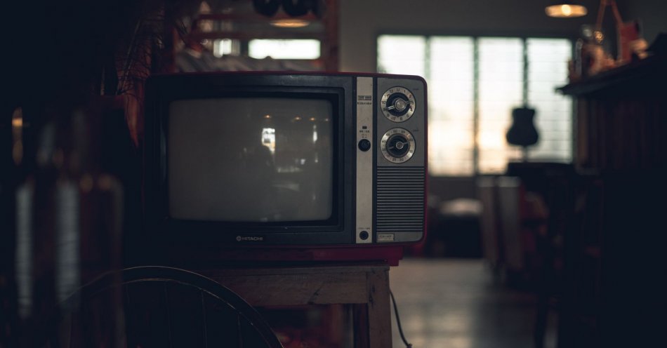 zdjęcie: Jak rozpoczęły się pierwsze telewizyjne transmisje w kolorze stanowiące przełom w historii? / pexels/2251206
