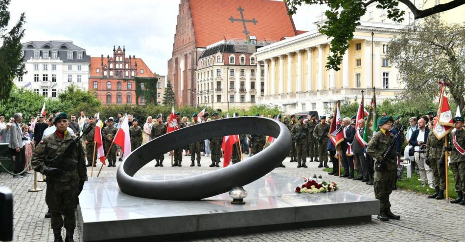 zdjęcie: Uczczono pamięć powstańców warszawskich / fot. PAP