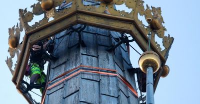 Korona królewska wraca na wieżę Mariacką