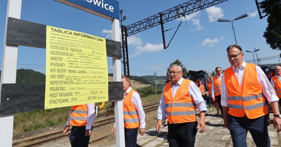 zdjęcie: Na budowę linii kolejowej Podłęże – Piekiełko czekano ponad 100 lat / fot. PAP