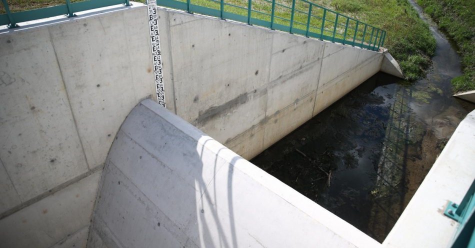 zdjęcie: Zakończyła się budowa trzech zbiorników przeciwpowodziowych w dolinie Serafy / fot. PAP