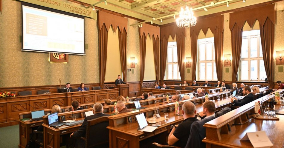 zdjęcie: LXXIV Sesja Rady Miejskiej Wrocławia / fot. nadesłane