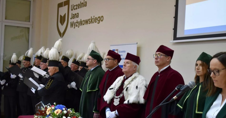 zdjęcie: Ponad 250 studentów rozpoczęło naukę na pierwszym roku studiów w Uczelni Jana Wyżykowskiego w Polkowicach / fot. nadesłane