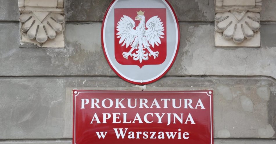 zdjęcie: Zarzuty dla byłego szefa prokuratury apelacyjnej w Warszawie i jego córki; Zbigniew K. podawał się za adwokata i obiecywał korzystne załatwienie spraw / fot. PAP