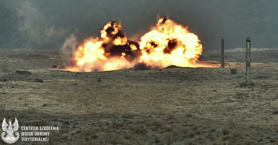 zdjęcie: Wybuchy na toruńskim poligonie / fot. nadesłane
