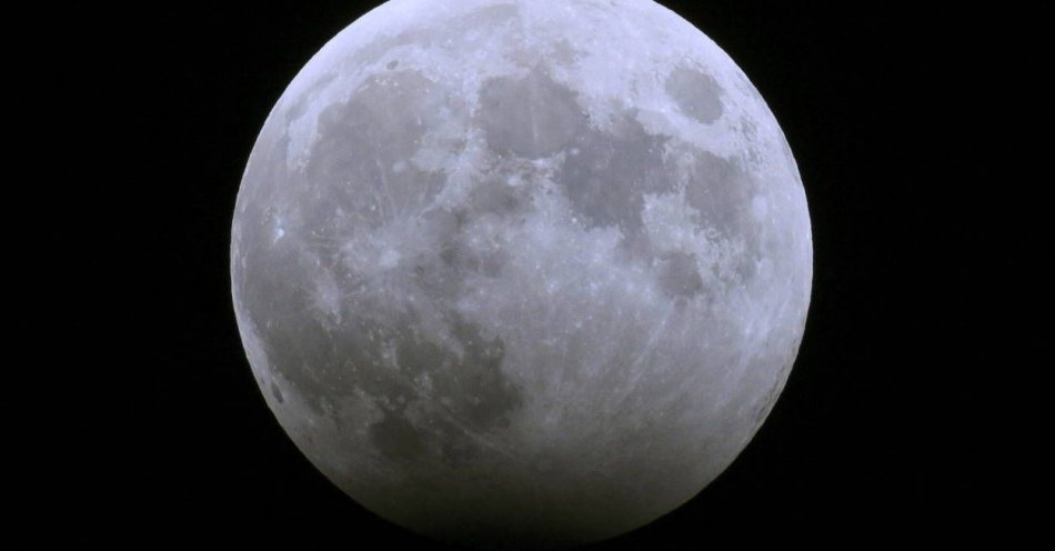 zdjęcie: Na asteroidach i Księżycu może istnieć nieznany pierwiastek / fot. PAP