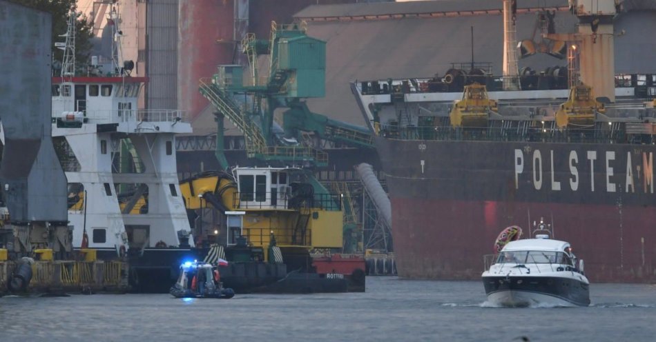 zdjęcie: Opublikowano raport końcowy ws. katastrofy barki na Kanale Kaszubskim, w której zginęły 4 osoby / fot. PAP