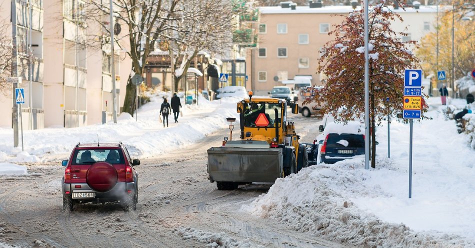 zdjęcie: Zajeżdżony śnieg utrudnia jazdę w części województwa / pixabay/1814954