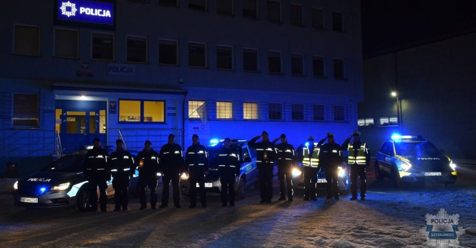 zdjęcie: Szydłowieccy policjanci oddali hołd policjantom, którzy zginęli na służbie / fot. KPP w Szydłowcu
