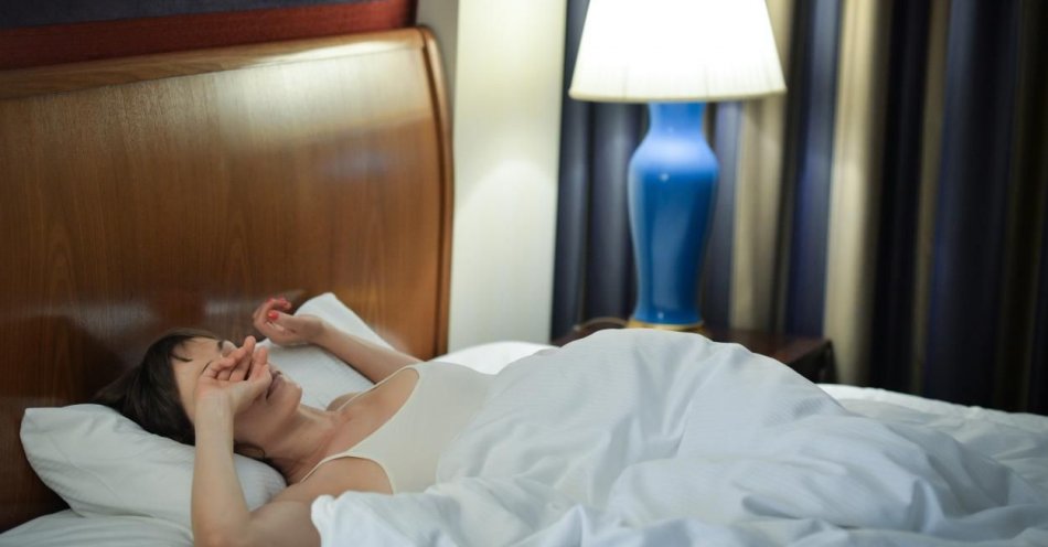 zdjęcie: Brak stałych pór snu zwiększa ryzyko demencji o ponad 50 proc. / fot. PAP