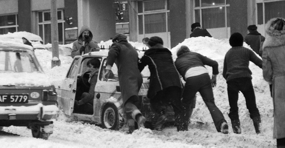 zdjęcie: 45 lat temu rozpoczęła się Zima Stulecia / fot. PAP