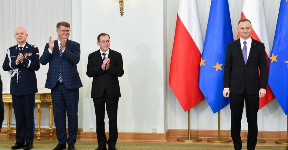 zdjęcie: Prezydent podręcznikowo ułaskawił Kamińskiego i Wąsika i nie zrobi tego drugi raz / fot. PAP