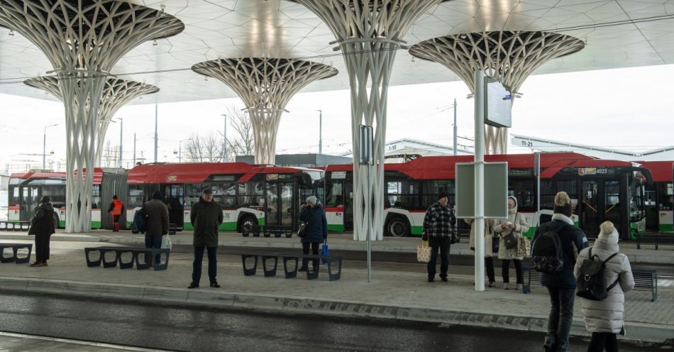 zdjęcie: Otwarto nowy dworzec autobusowy; wśród połączeń kursy m.in. do Marsylii i Kijowa / fot. PAP