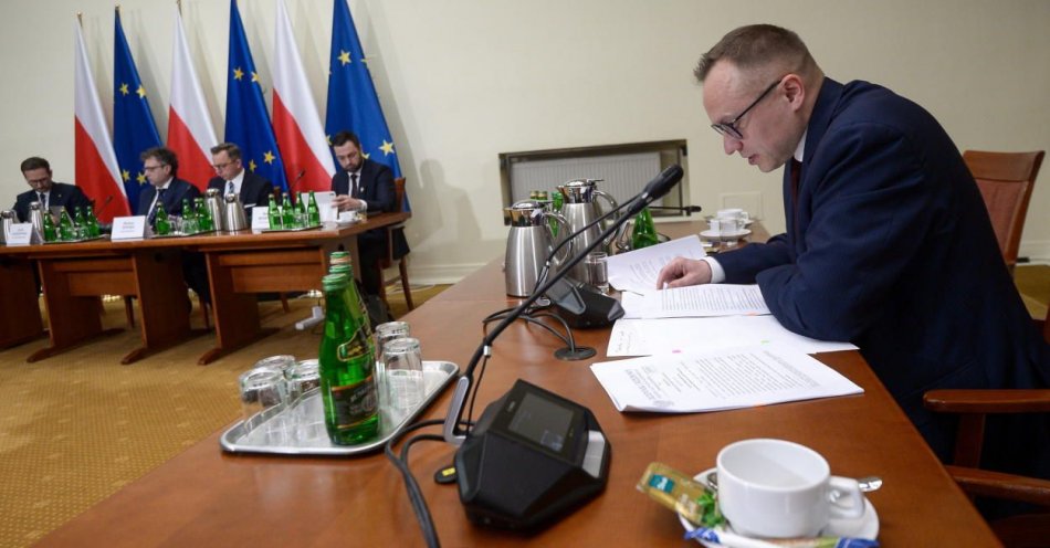 zdjęcie: Sejmowa komisja śledcza ds. wyborów korespondencyjnych wystąpiła do sądu o ukaranie Sobonia za uchylanie się od zeznań / fot. PAP