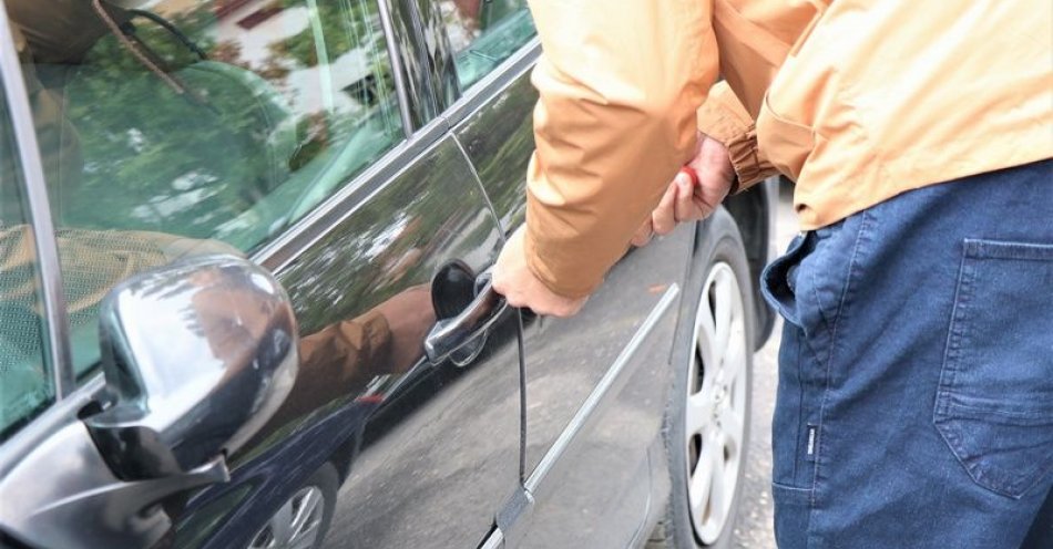zdjęcie: Jak zbezpieczyć swój pojazd przed kradzieżą? Zapoznaj się z naszymi radami / fot. KMP w Wrocławiu