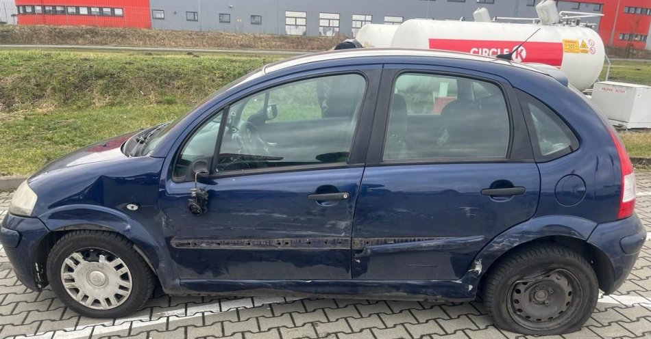 zdjęcie: Berzyna - Boczne zderzenie samochodów osobowych / fot. KPP Wolsztyn