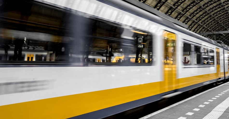 zdjęcie: Pociąg pasażerski znów odjedzie z dworca Toruń Północny; miłośnicy kolei chcą przywrócenia linii / pixabay/3714601