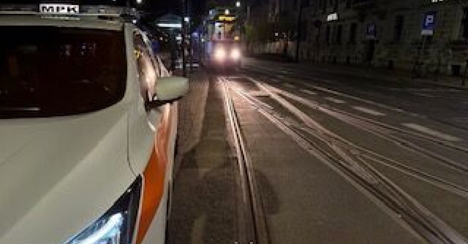 zdjęcie: Akcja Bezpieczny Powrót w nocnych tramwajach / fot. UM Kraków / Fot. Miejskie Przedsiębiorstwo Komunikacyjne w Krakowie