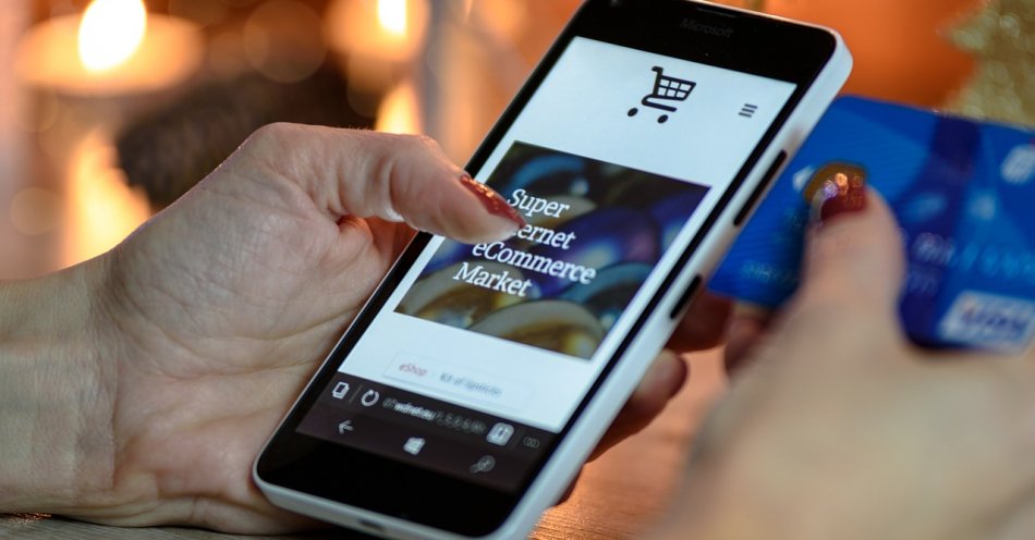 zdjęcie: Blisko dwie trzecie Polaków kupujących online boi się zagranicznych e-sklepów / pixabay/1921658