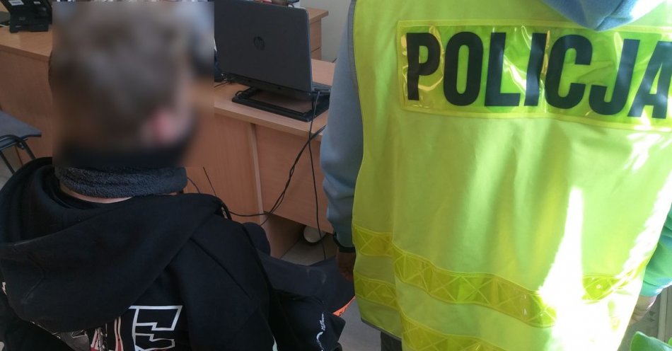 zdjęcie: Wandale w rękach Policji. Jeden z nich był poszukiwany / fot. KMP w Olsztynie