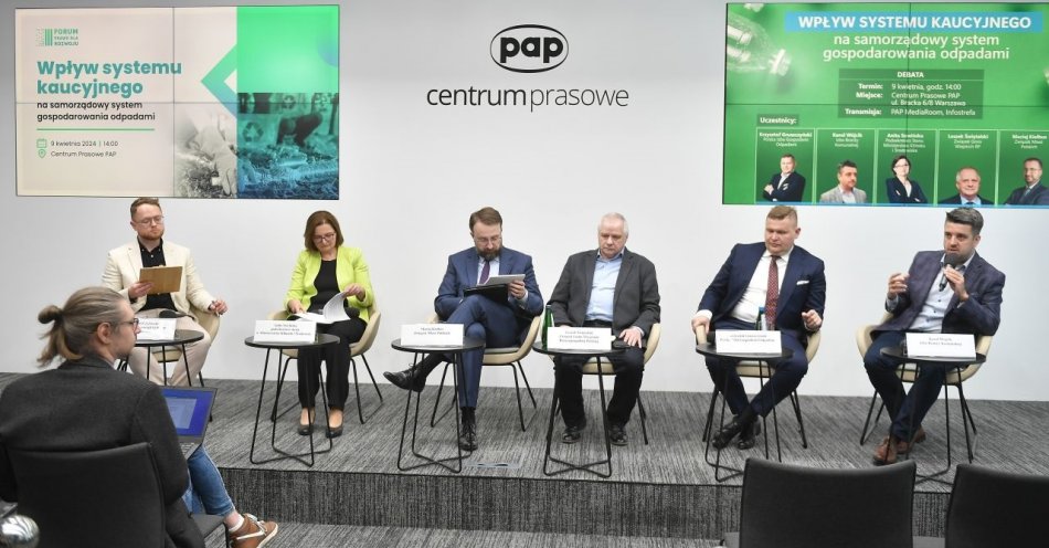 zdjęcie: Eksperci: uruchomienie systemu kaucyjnego trzeba przesunąć na 2026 rok / Fot. PAP/S. Leszczyński