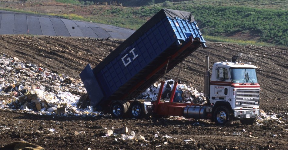 zdjęcie: Celnicy zatrzymali transport z nielegalnymi odpadami z Niemiec / pixabay/1396587