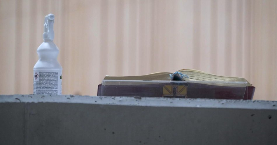 zdjęcie: W niedzielę w Kościele Narodowe Czytanie Pisma Świętego, które inauguruje 16. Tydzień Biblijny / fot. PAP