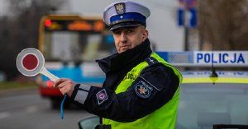 zdjęcie: Poszukiwany zatrzymany przez patrol drogówki. Złamał dwa sądowe zakazy prowadzenia pojazdów / fot. KPP w Gostyninie