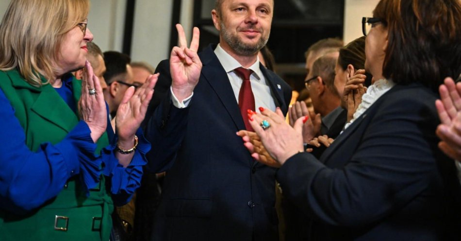 zdjęcie: Konrad Fijołek uzyskał 56,1 proc. głosów i ponownie został prezydentem miasta / fot. PAP