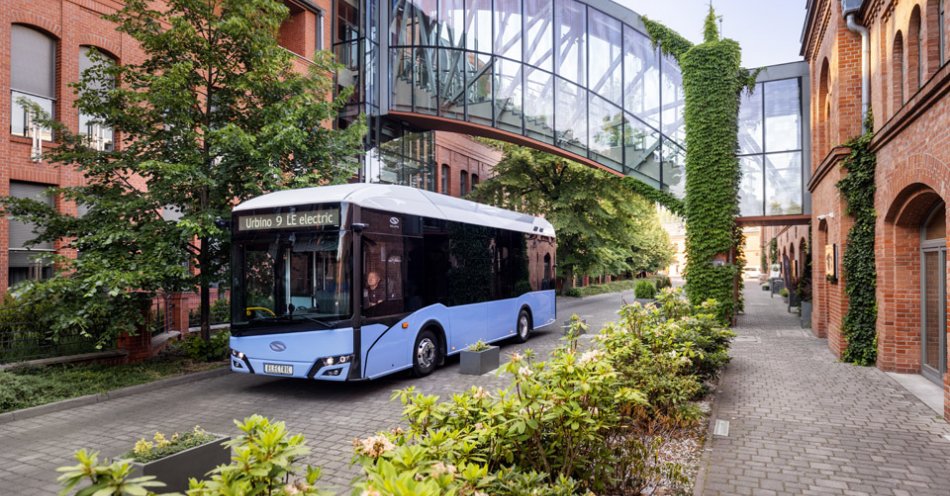zdjęcie: Elektryczny autobus testowany na Leśnicy i trasie do Miękini / fot. nadesłane