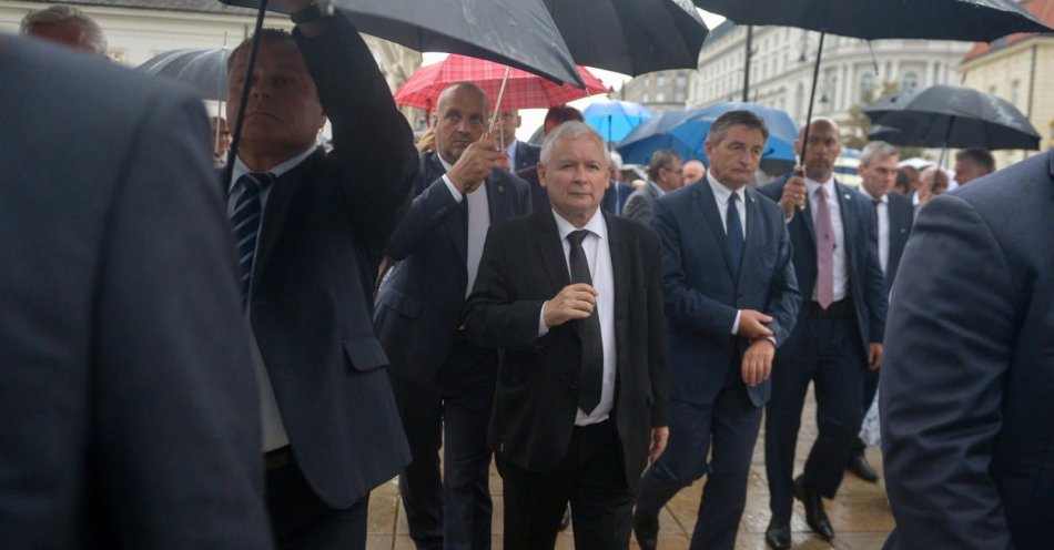 zdjęcie: Wśród ochroniarzy Kaczyńskiego byli zatrudnieni żandarmi wojskowi / fot. PAP