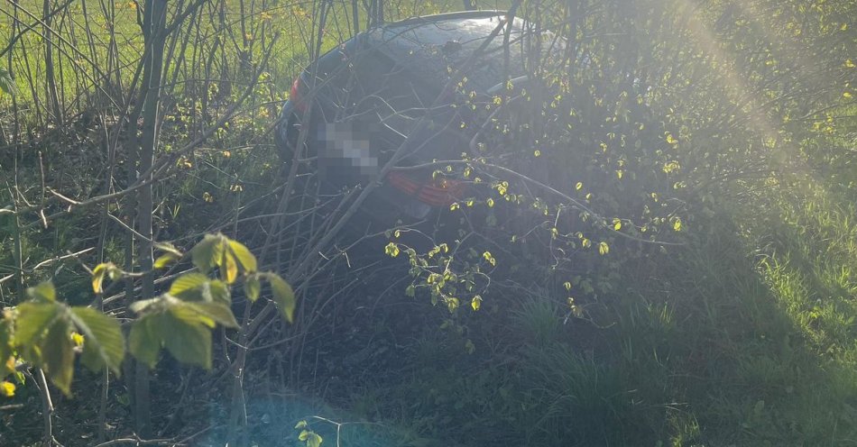 zdjęcie: Zderzenie dwóch samochodów w Starym Bukowcu / fot. KPP w Kościerzynie