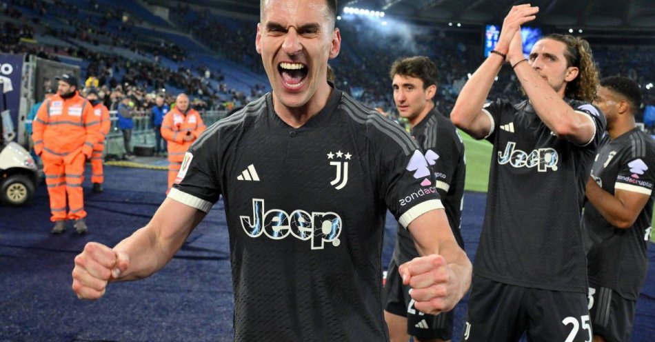 zdjęcie: Gol Milika dał Juventusowi awans do finału Pucharu Włoch / fot. PAP