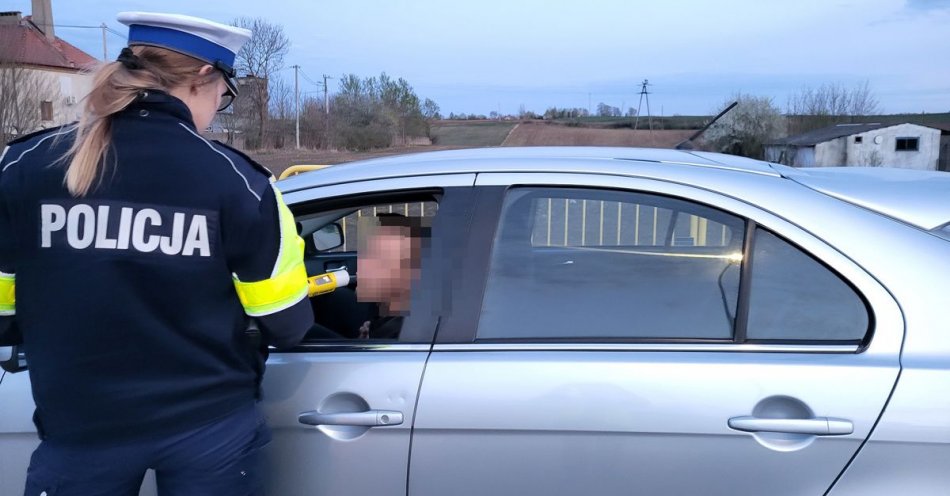 zdjęcie: Golubsko-dobrzyńscy policjanci sprawdzali trzeźwość kierowców / fot. KPP w Golubiu-Dobrzyniu