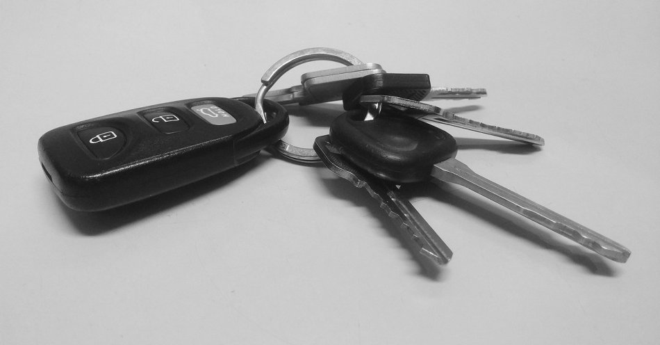 zdjęcie: Porysował kluczykami samochód sąsiada. 73-latek usłyszał zarzut zniszczenia mienia / pixabay/473462