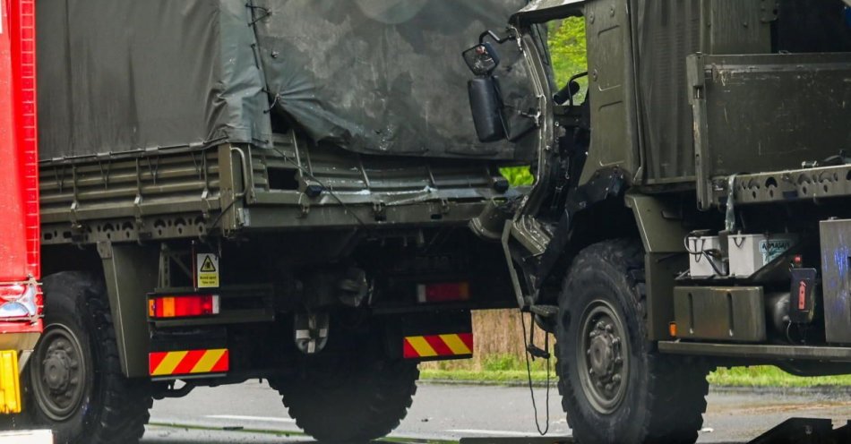 zdjęcie: Pięcioro poszkodowanych po zderzeniu brytyjskich pojazdów wojskowych / fot. PAP