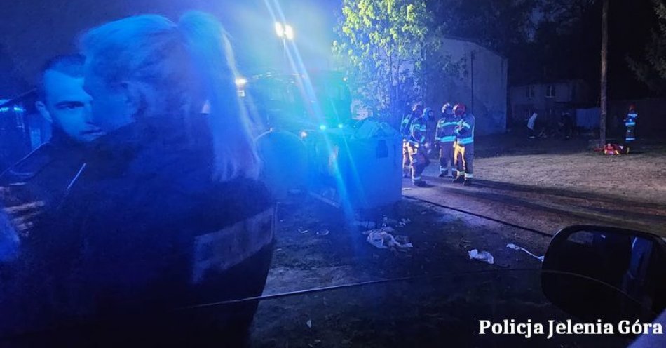 zdjęcie: Jeleniogórscy policjanci zatrzymali mężczyznę podejrzanego o próbę zabójstwa żony i dzieci / fot. KMP w Jeleniej Górze